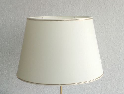 Lampenschirm oval 35 cm aus Stoff mit Zierband
